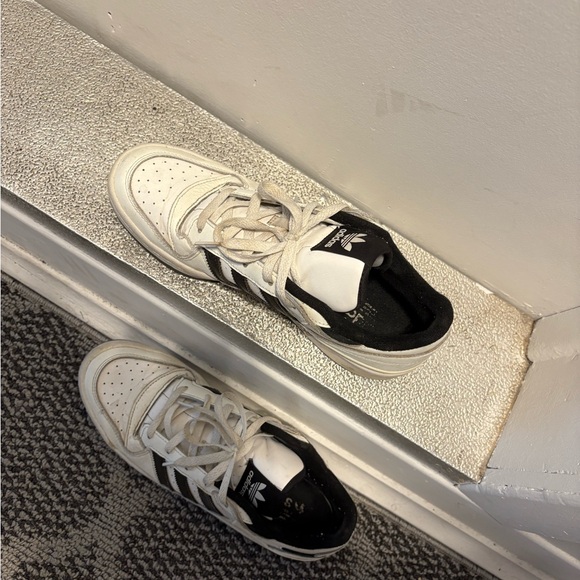 Adidas Forum Low - Picture 2 of 3